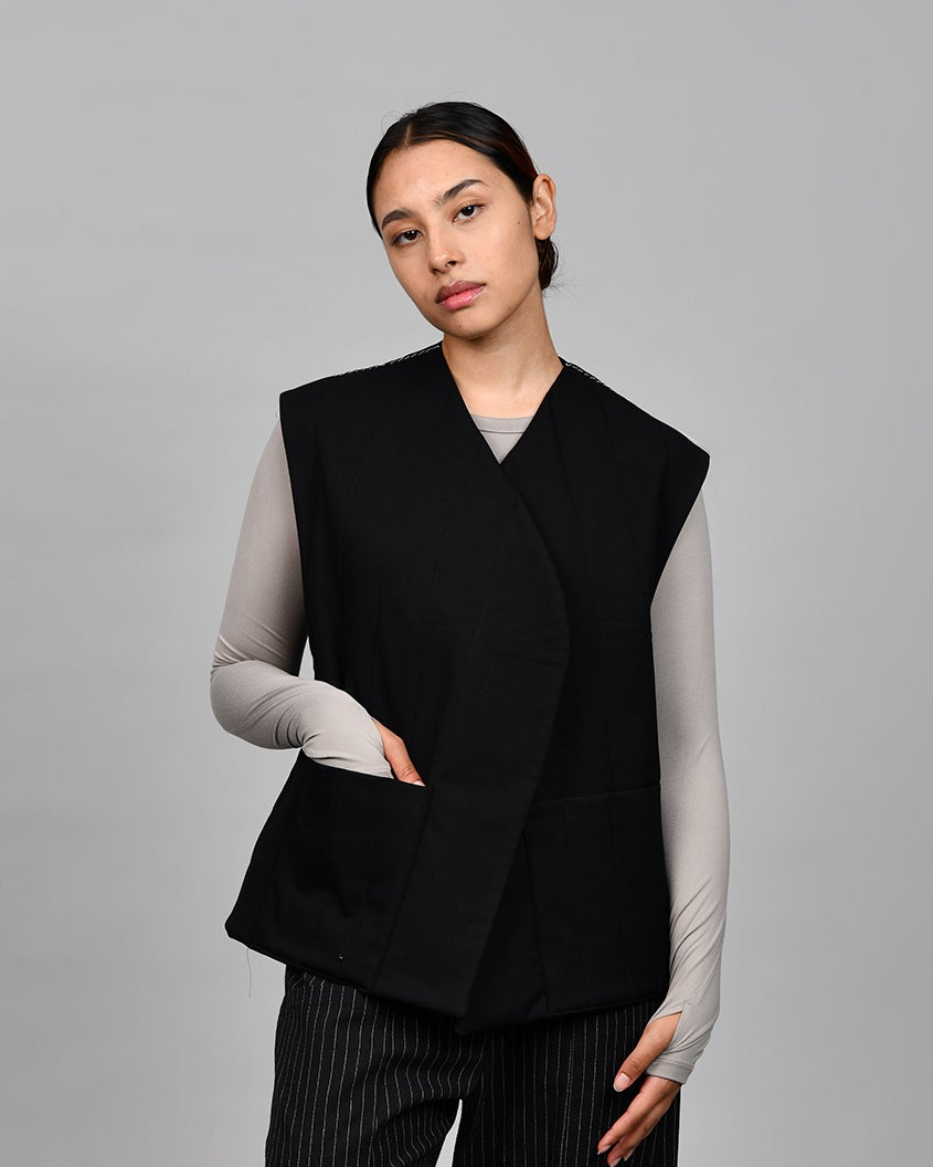 Nubi Vest Classic, Black – NINA YUUN