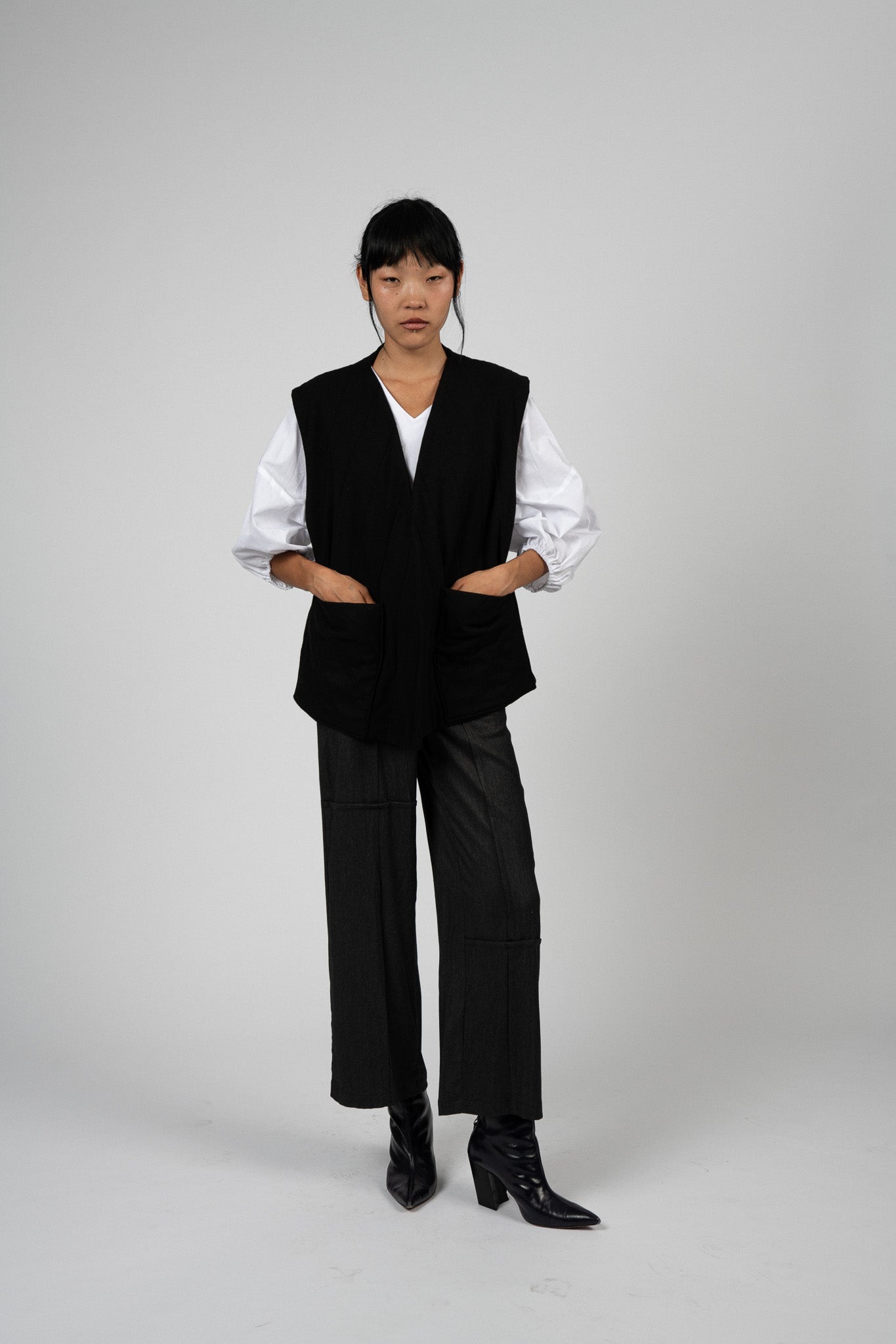 Nubi Vest Wide, Black
