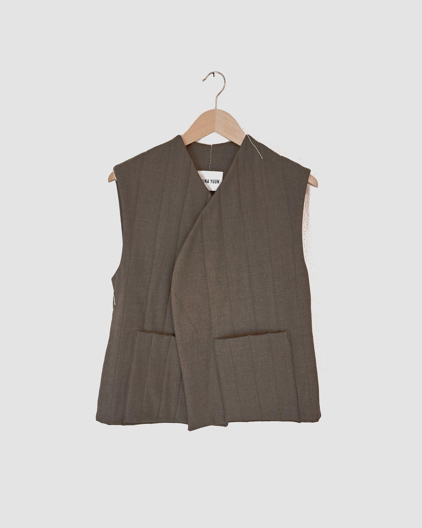 Nubi Vest Classic Taupe