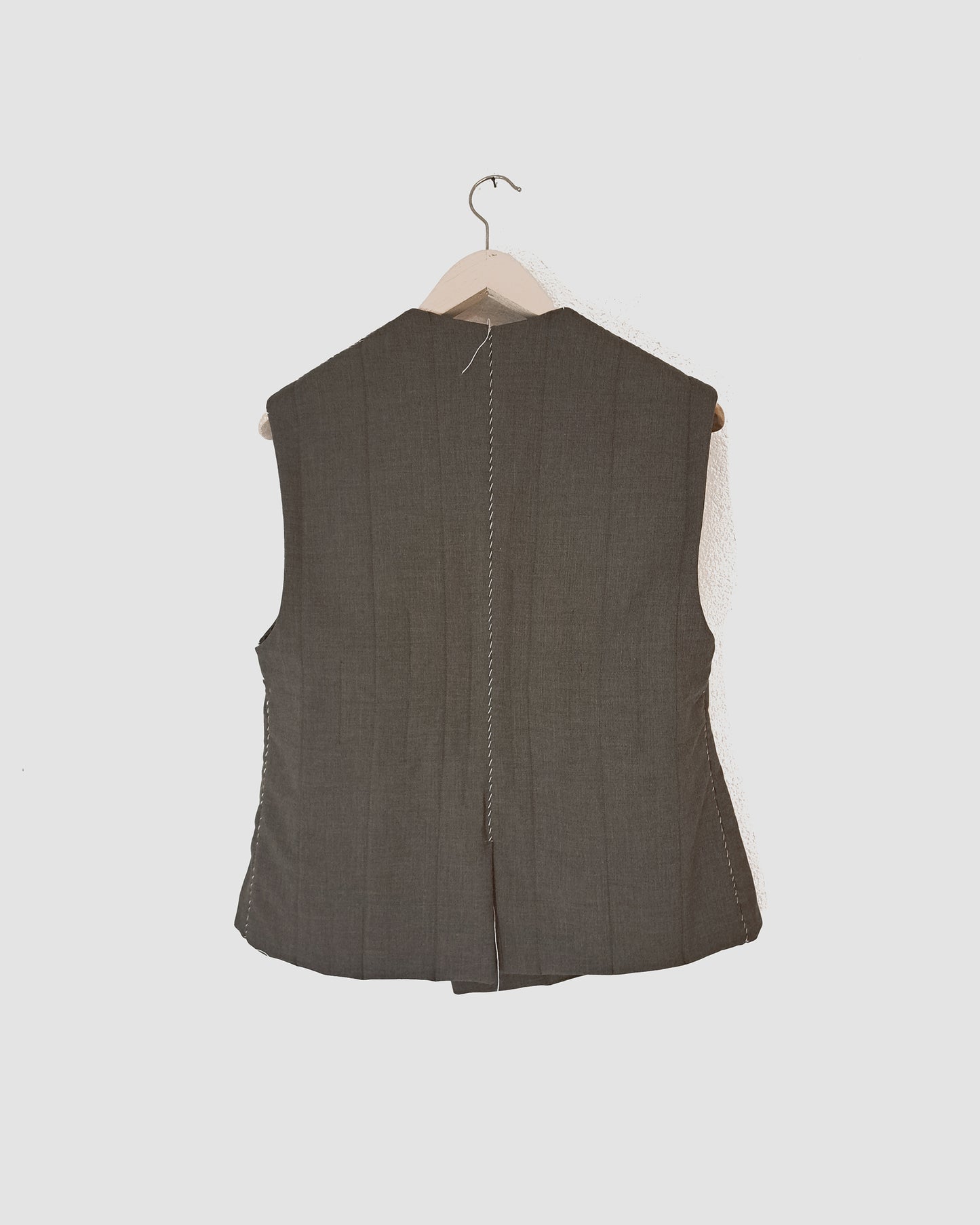 Nubi Vest Classic Taupe