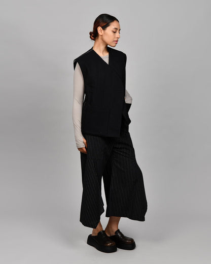 Nubi Vest Classic, Black