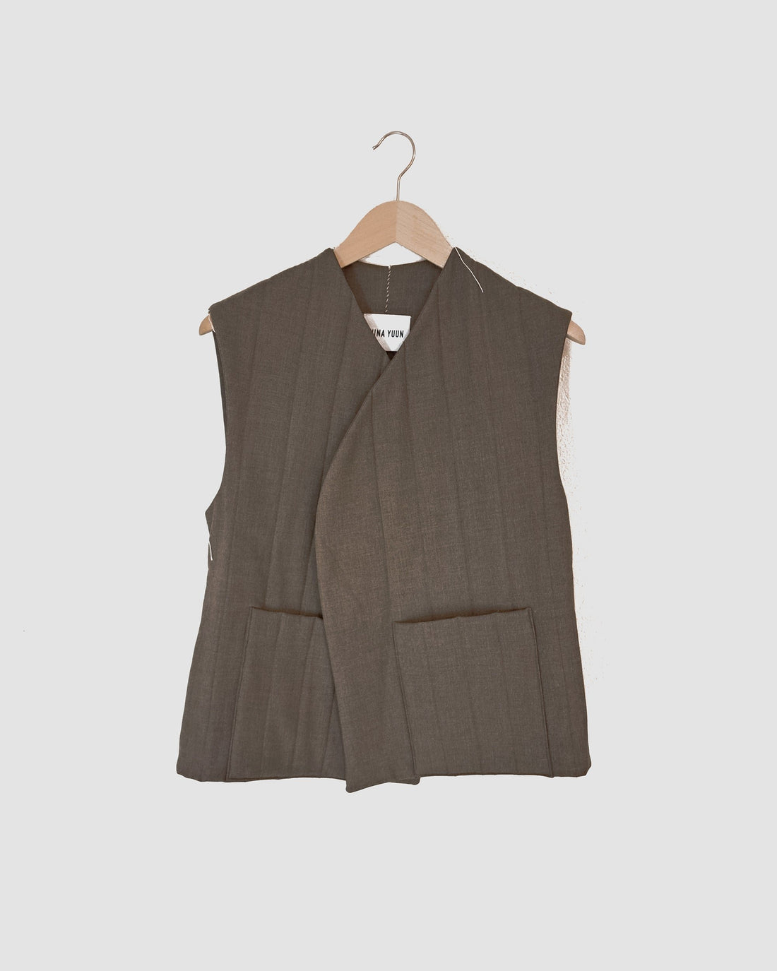 Nubi Vest Classic, Taupe Wool