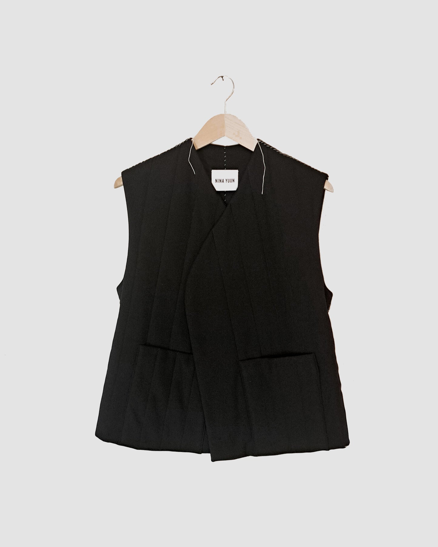 Nubi Vest Classic, Black