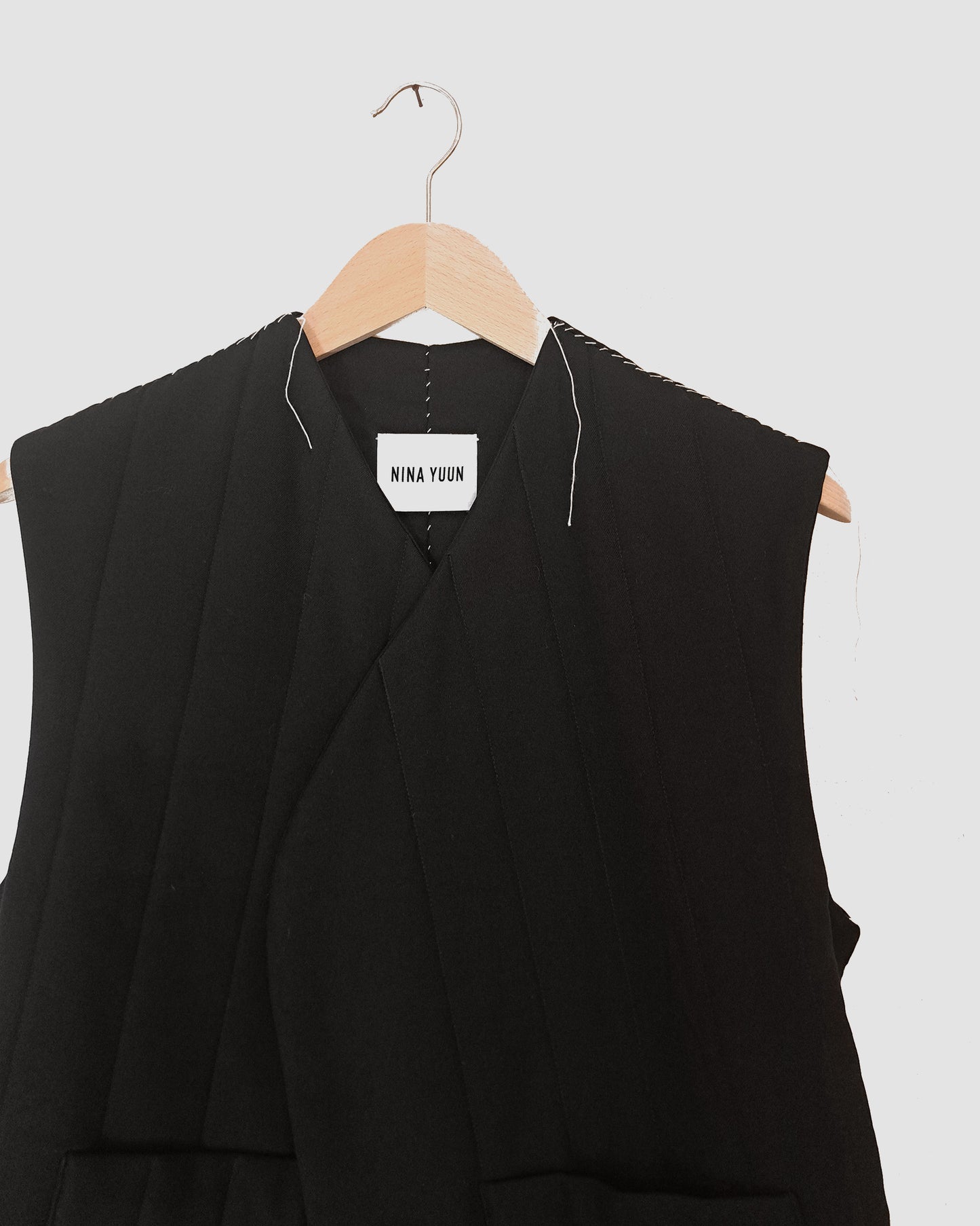 Nubi Vest Classic, Black