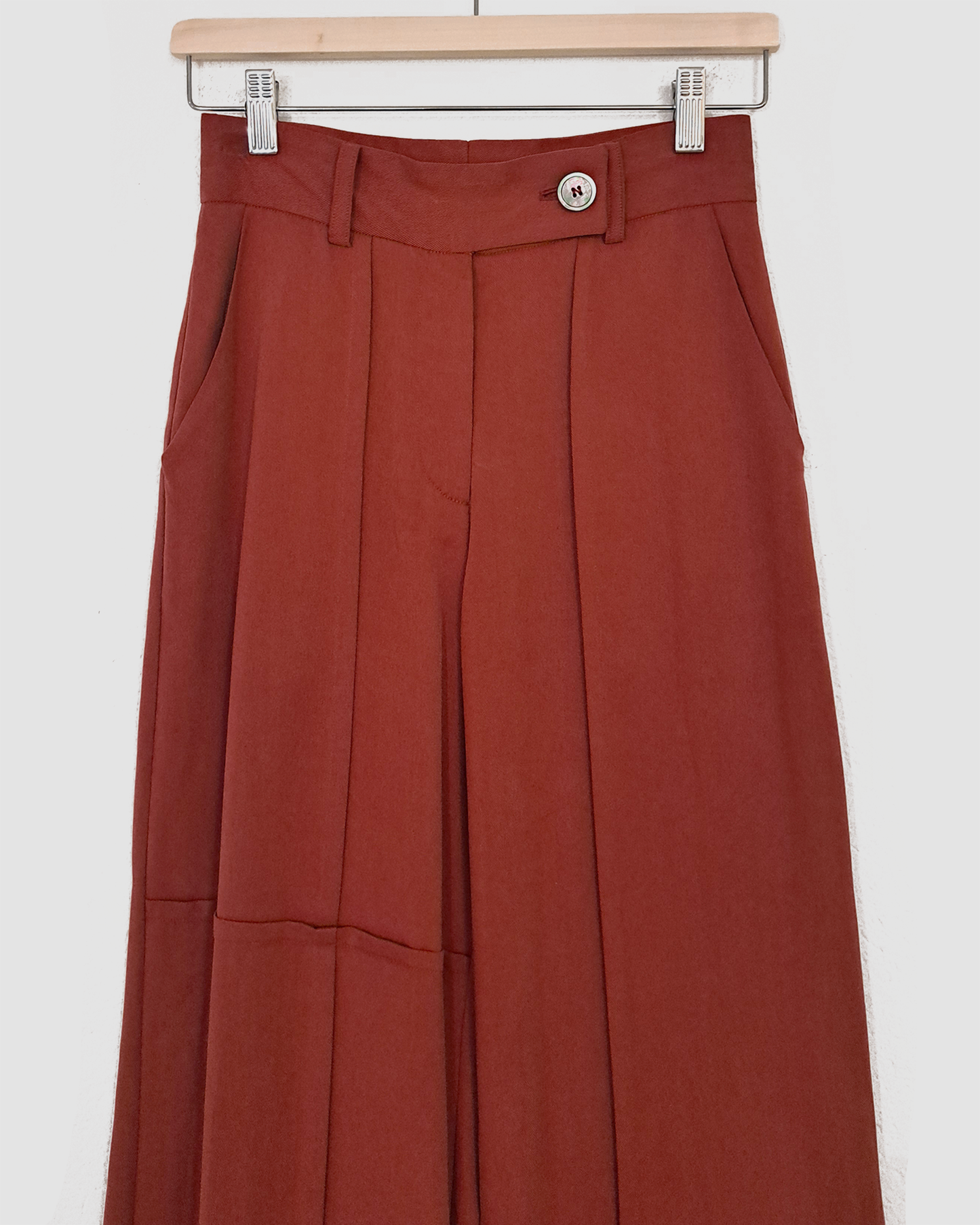 Lotus Pants Red