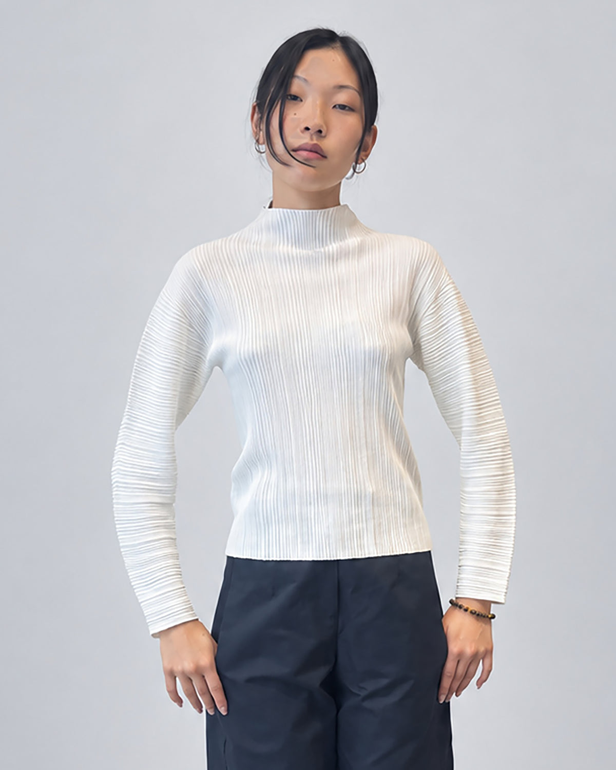 Woll-Baumwoll-Pullover mit Falten, Elfenbein